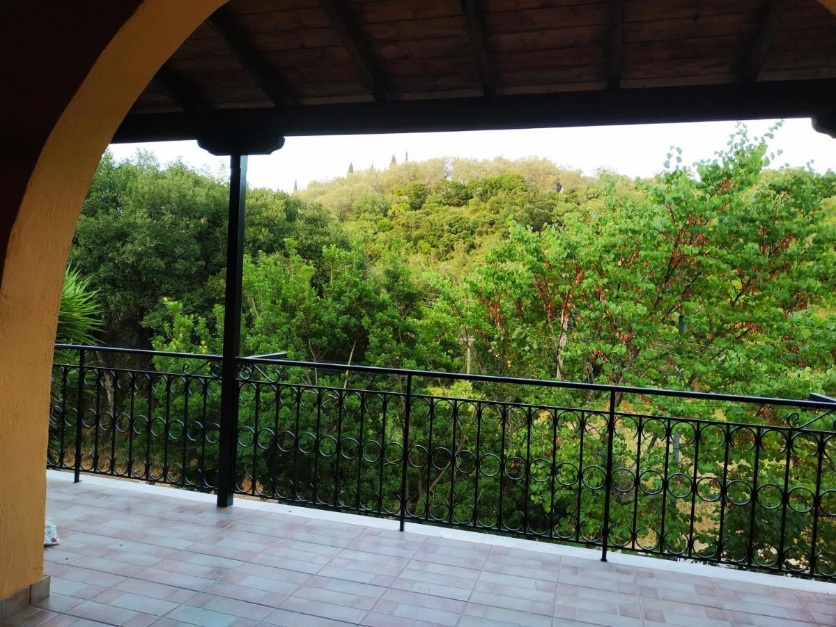 Апартаменты Magia'S House Като-Коракиана Экстерьер фото